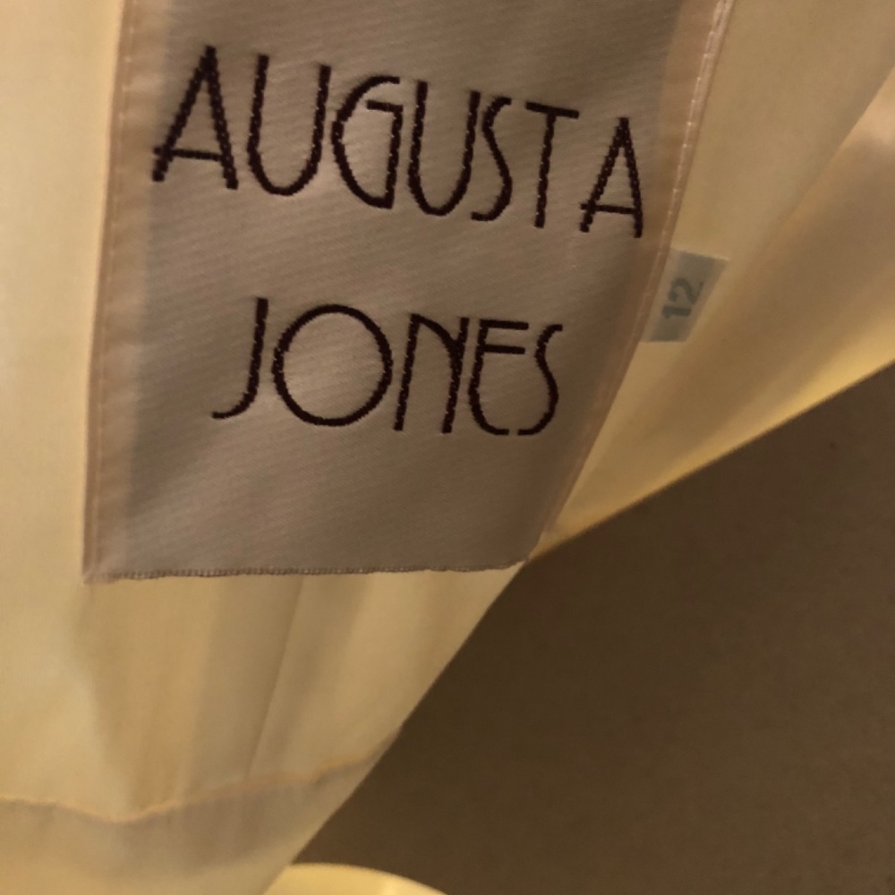 Wedding Dress - Picture 6 of 6
